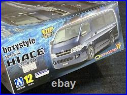Aoshima 124 Scale Model boxystyle Toyota Hiace Super GL 200 Series VIP American