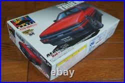 Aoshima Toyota Sprinter Trueno AE86 Red/Black Pre Painted 1/24 Model Kit #20907
