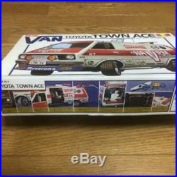 GUNZE SANGYO Racing Van TOYOTA Town Ace 1/24 Scale withTracking
