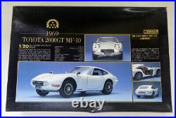 Gunze Toyota 2000 GT MF-10 1969 1/20 Model Kit #21465