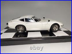 JDM Historic Car LEGEND TOYOTA 2000GT Aoshima Assembled Model Kit Scale 124