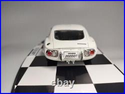 JDM Historic Car LEGEND TOYOTA 2000GT Aoshima Assembled Model Kit Scale 124