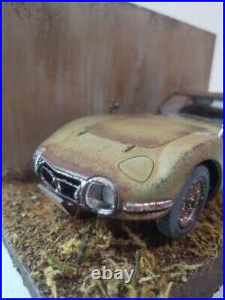 JDM Vintage Car Legend TOYOTA 2000GT Barn Find Junk Yard Diorama Model Kit 132