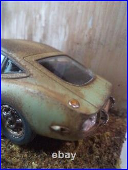 JDM Vintage Car Legend TOYOTA 2000GT Barn Find Junk Yard Diorama Model Kit 132