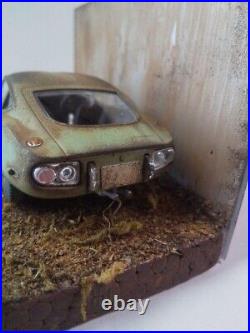 JDM Vintage Car Legend TOYOTA 2000GT Barn Find Junk Yard Diorama Model Kit 132