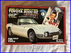 James Bond 007 Toyota 2000GT Sean Connery Aki Figure Model Kit 1/20 NEW Doyusha