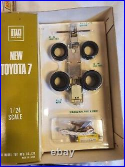 Otaki New Toyota 7 Model Kit Motorized 1/24 Ot3-30