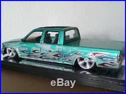 Pro Built Amt /Mpc/ Revell /Aoshima /HiLux Toyota Xtra Cab Lowrider Model Truck