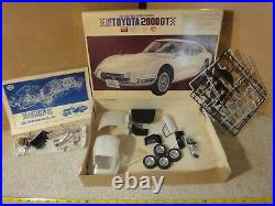 Rare! Vintage IMAI 1/16 scale Toyota 2000GT model car kit. Complete parts, piece