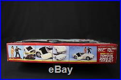 YW021 DOYUSHA 1/20 maquette voiture Toyota 2000 GT 007 You Only Live Twice Bond